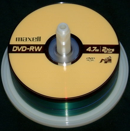 DVD-RW（可複寫DVD）也許不久之後應該會隨著 CD 一同留在你我的回憶裡 by Wikipedia