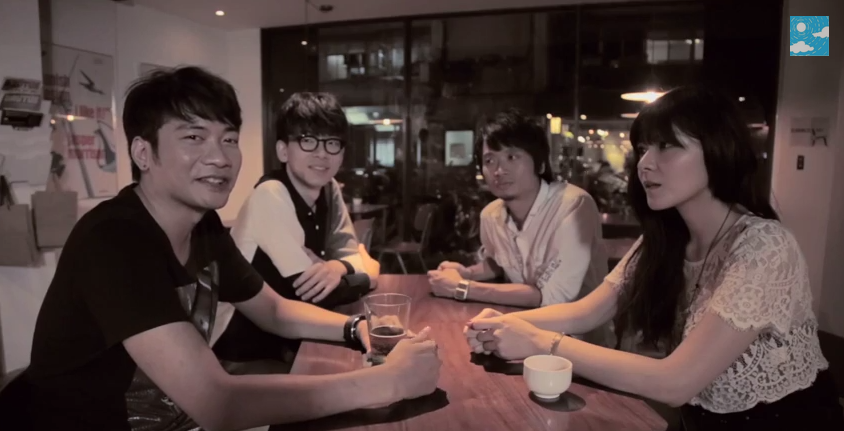 黃玠和三組音樂人合作演出和創作，第一組就是電子樂團女孩與機器人。
