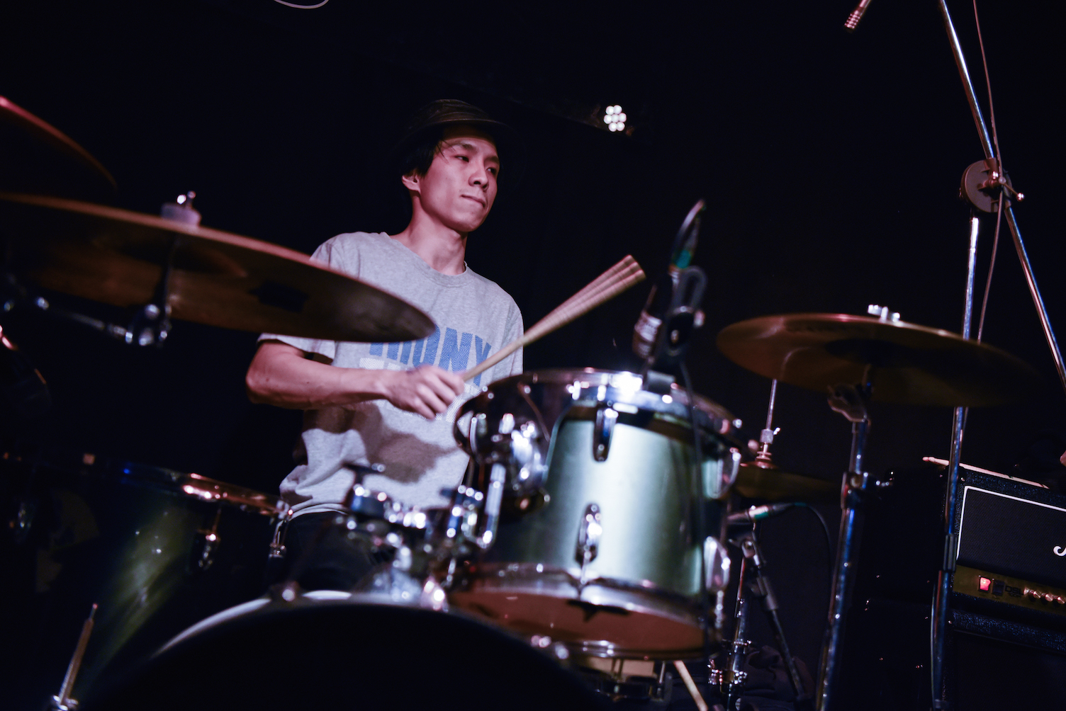 獻給Fashank Chen 的乏善可陳灰矮星十月出單曲- Blow 吹音樂