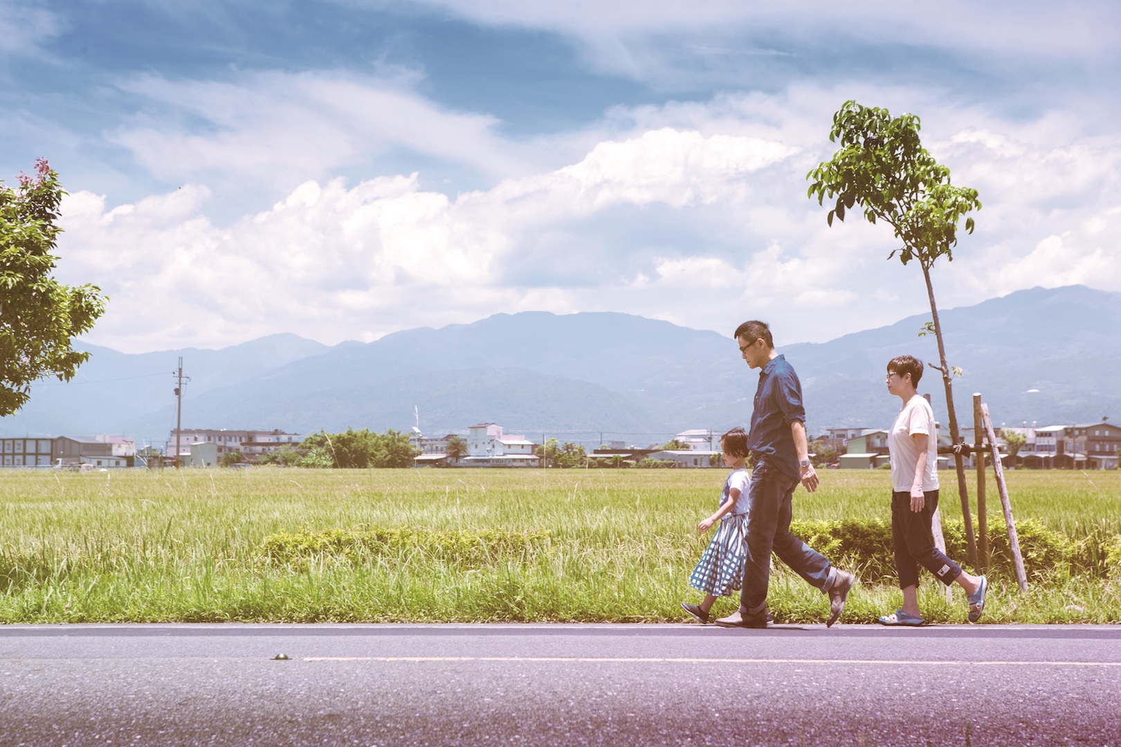 羅大佑拍攝專輯封面照，一家三口總動員至宜蘭取景。
