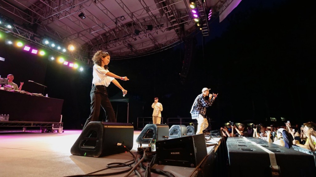Taiwanese Wave為蛋堡新單曲〈台北嘻哈故事〉全球首演 邀請9m88（左二）一同登台熱力開唱