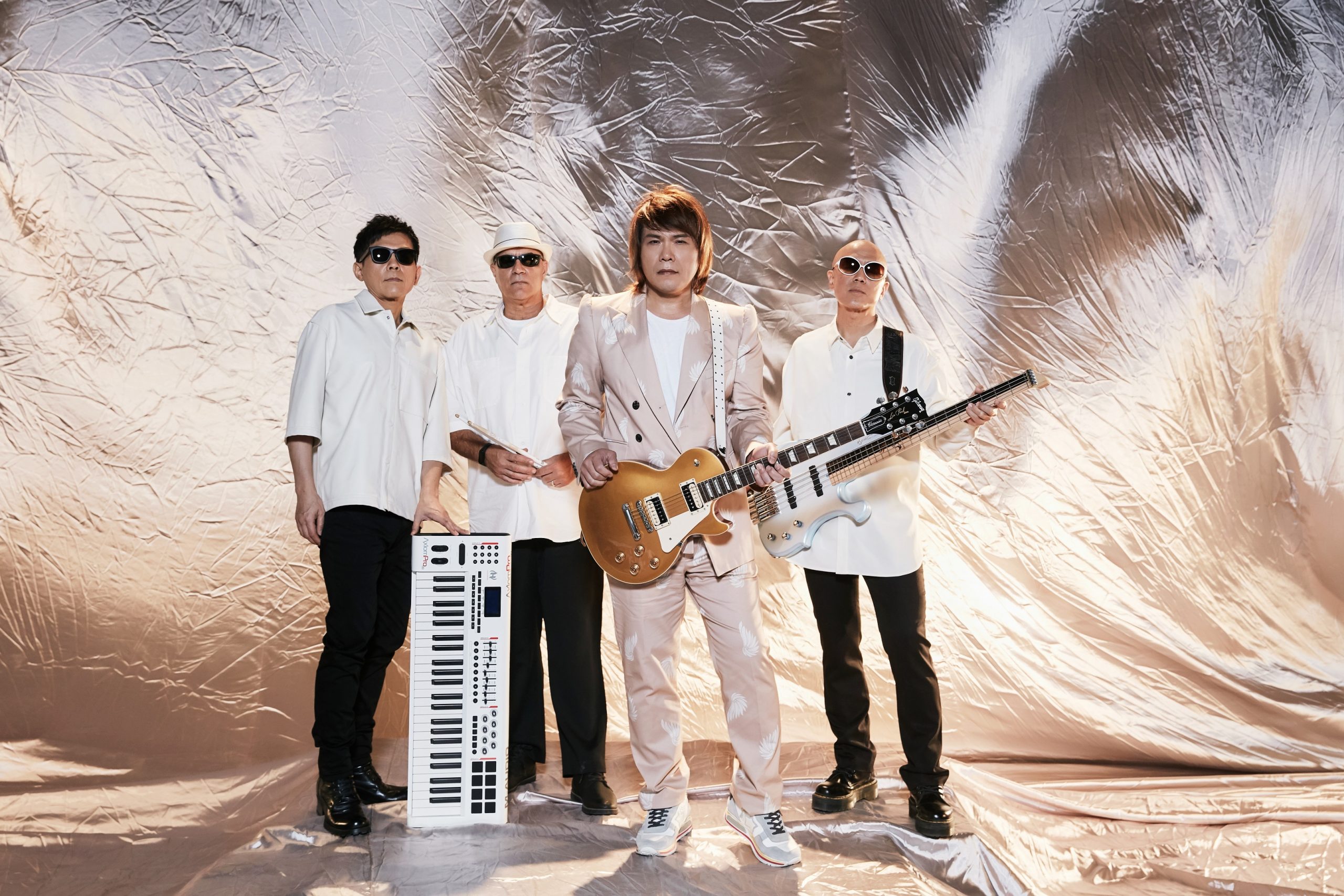 伍佰釋出新歌〈純白的起點〉MV 大馬演唱會散場大合唱〈浪人情歌〉 - Blow 吹音樂