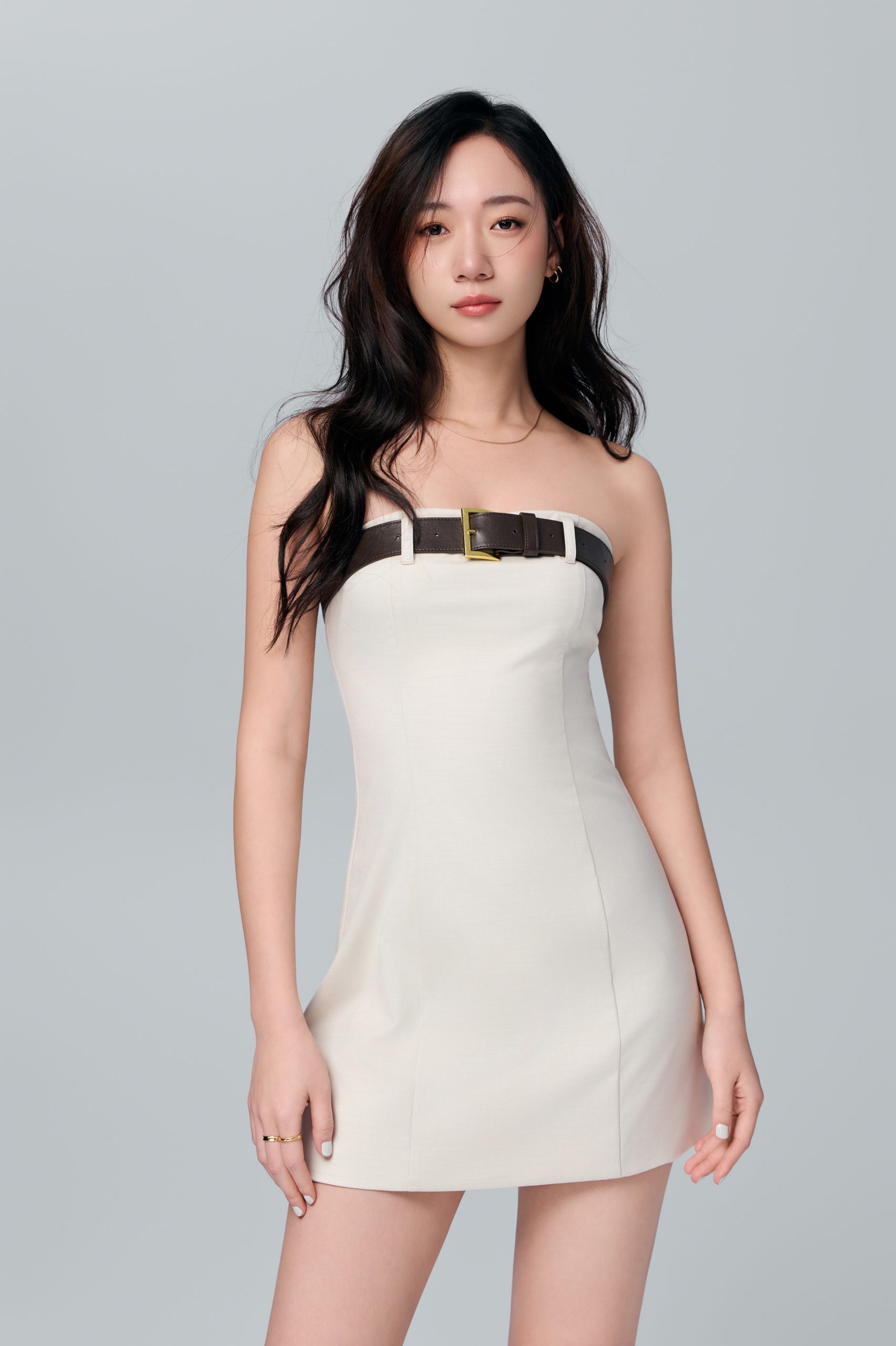 沉澱後回歸初心，Julia吳卓源邀妹妹共同創作新EP《brb》 - Blow 吹音樂